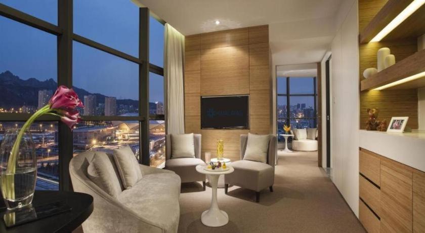 Himalayas Qingdao Hotel Exterior photo